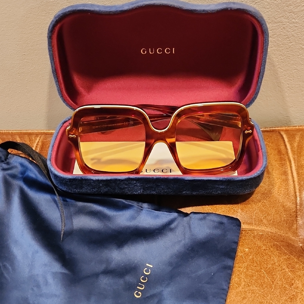 Auth‼️ GUCCI SUNGLASSES EUC